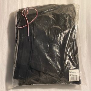 Black Tommy Hilfiger XXL Sweatpants. Very comfortable. Brand new.. Unopened